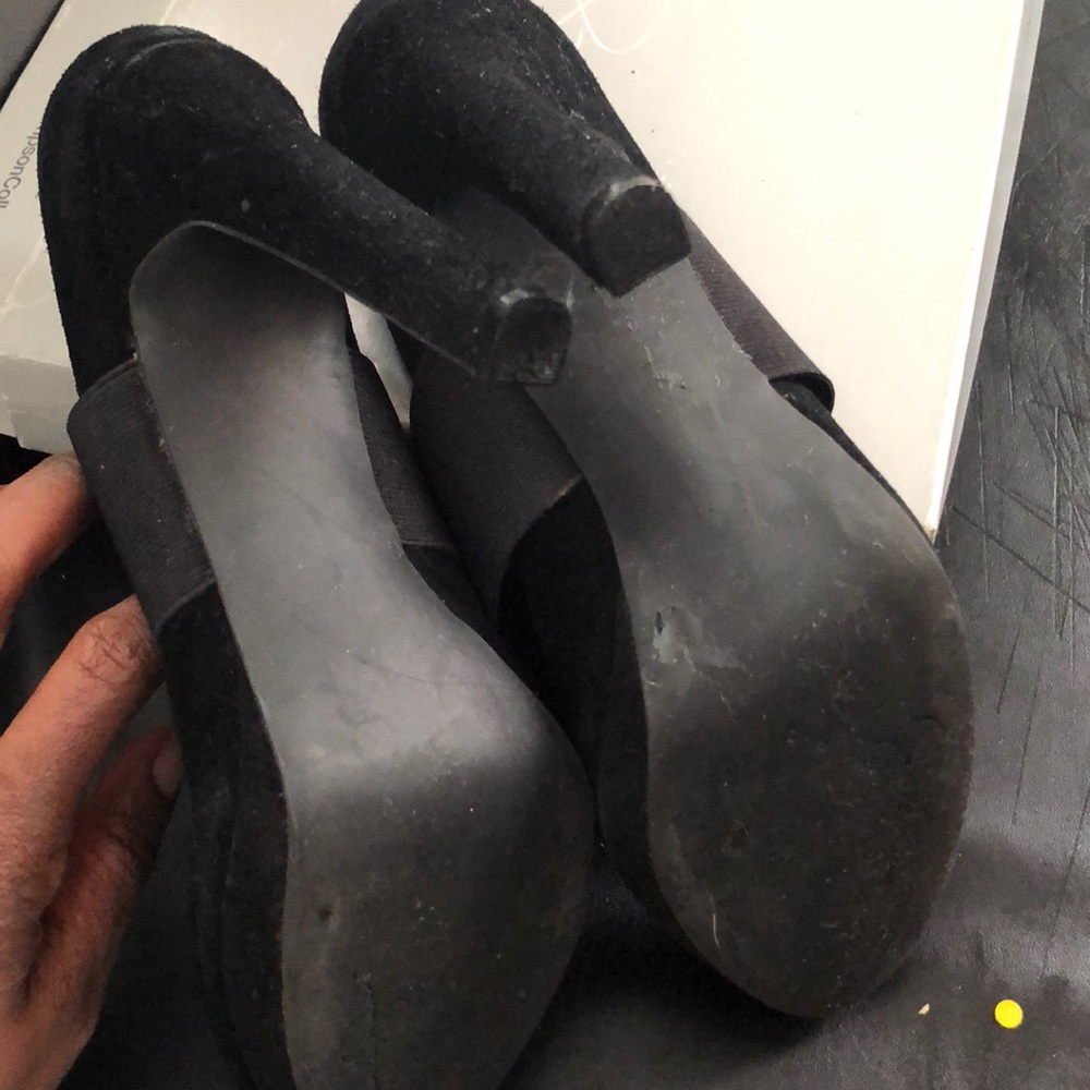 Suede pumps